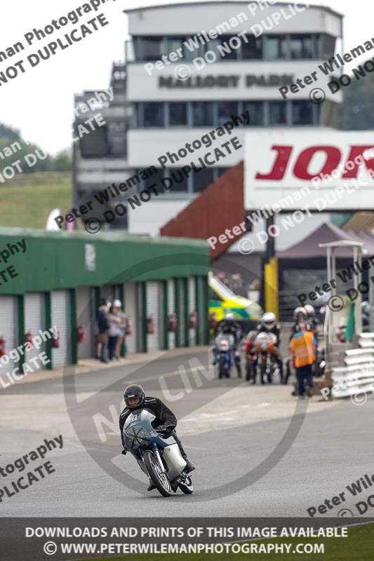 Vintage motorcycle club;eventdigitalimages;mallory park;mallory park trackday photographs;no limits trackdays;peter wileman photography;trackday digital images;trackday photos;vmcc festival 1000 bikes photographs